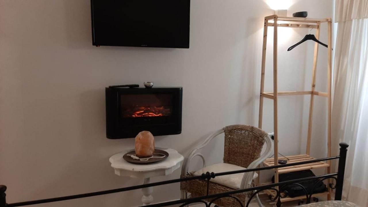Apartamento La Nicchia Del Borgo Tarento Exterior foto