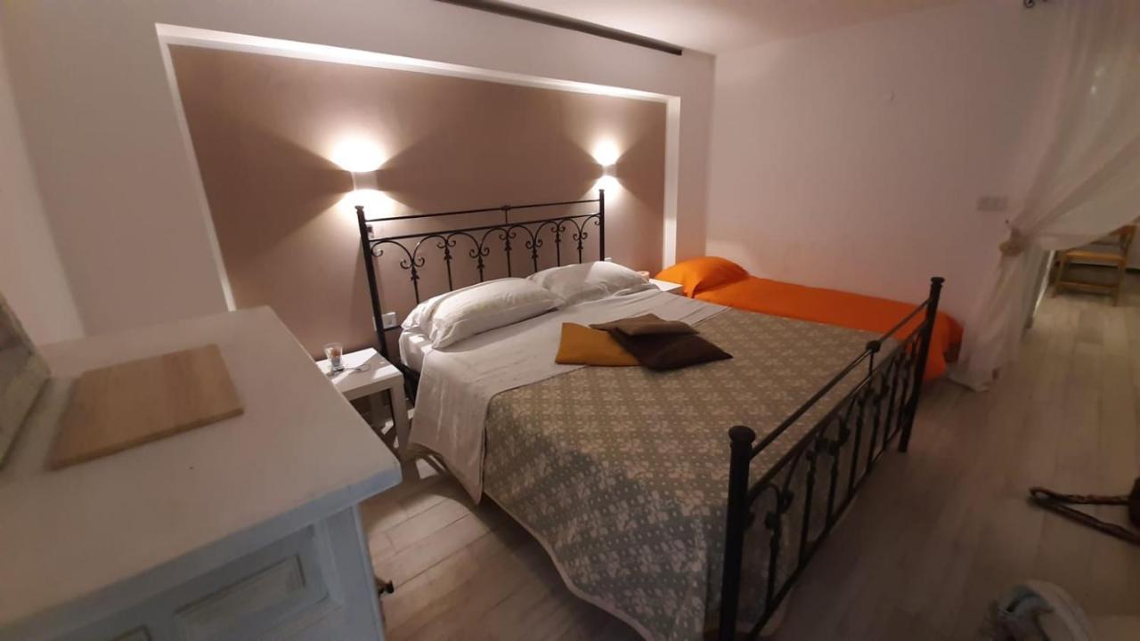 Apartamento La Nicchia Del Borgo Tarento Exterior foto