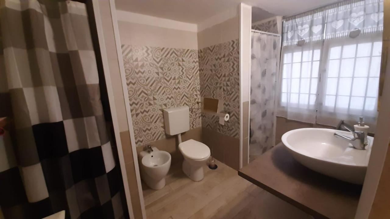 Apartamento La Nicchia Del Borgo Tarento Exterior foto